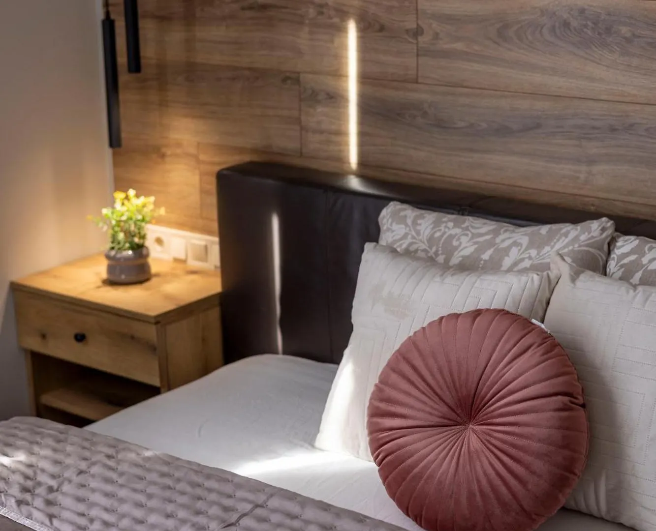 Exclusive Stylish Suite By Prestige Homes Next To The Oktogon Budapest Apartment
