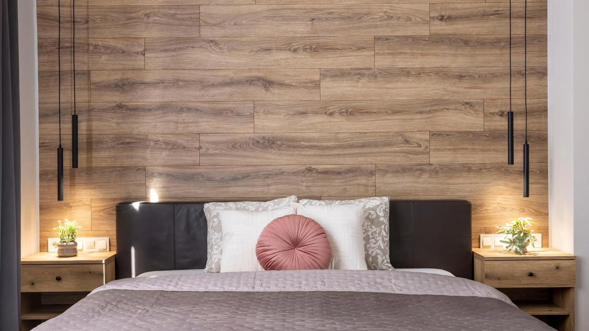 Exclusive Stylish Suite By Prestige Homes Next To The Oktogon Budapest Hungary
