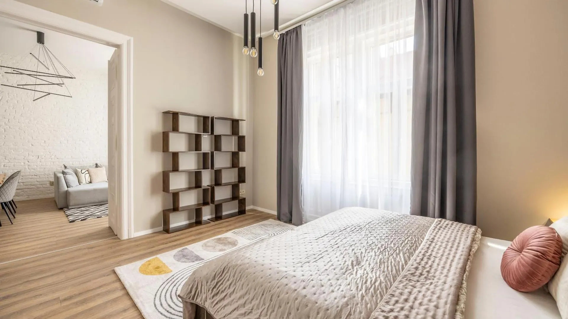 Exclusive Stylish Suite By Prestige Homes Next To The Oktogon Budapest 0*,  Hungría